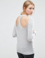 ASOS Jumper with Twist Back – light grey crew neck jumpers – cut out back sweaters – cute knitwear – winter fashion