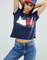 Tommy Jeans Crop Logo T-shirt. Designer cropped tees | blue t-shirts | weekend fashion