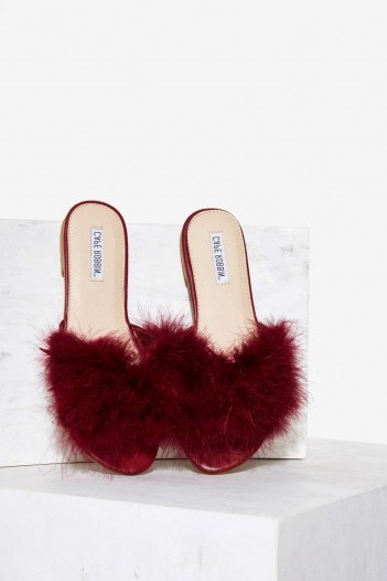 Valley Girl Feather Slide Sandal in Burgundy. Fluffy slides | red feathered sandals | luxe style flats | girly flat shoes | glamour - flipped