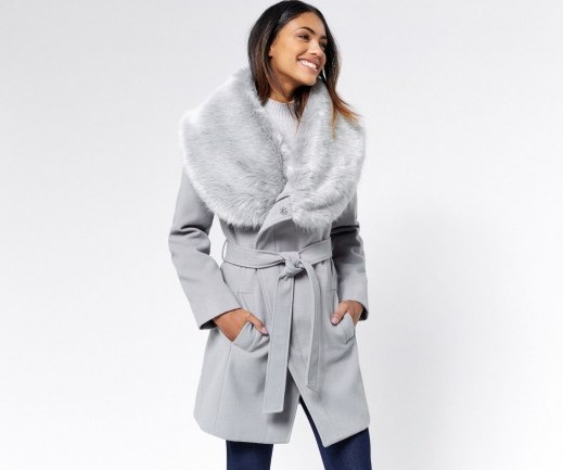 OASIS FAUX FUR COLLAR COAT – luxe style coats – chic & stylish fashion - flipped