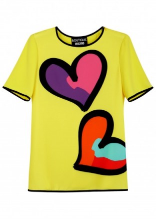 BOUTIQUE MOSCHINO Yellow heart-print top ~ colourful yellow printed tops ~ tees with big hearts ~ designer fashion ~ graphic tee