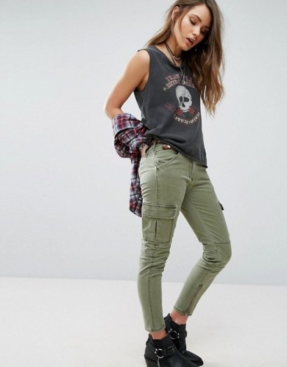 Denim & Supply by Ralph Lauren Cargo Trousers Green. Skinny pants | casual fashion - flipped