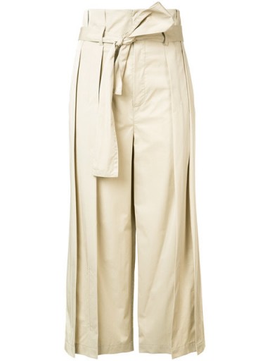 TOME cropped trousers. Beige cotton cropped pants