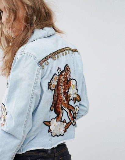 Kiss The Sky Customised Denim Trucker Jacket With Tiger And Coin Embellishment - flipped