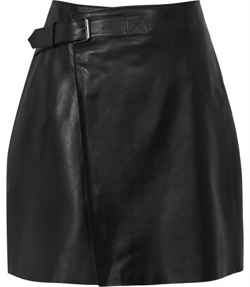Reiss ACE BUCKLE-DETAIL LEATHER WRAP SKIRT BLACK / mini skirts - flipped