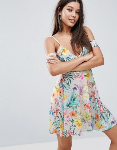 Boohoo Wrap Floral Tea Dress – summer dresses - flipped