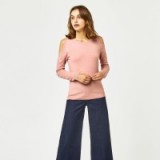 Warehouse EMBROIDERED CUT OUT JUMPER – pink cold shoulder jumpers ~ knitwear