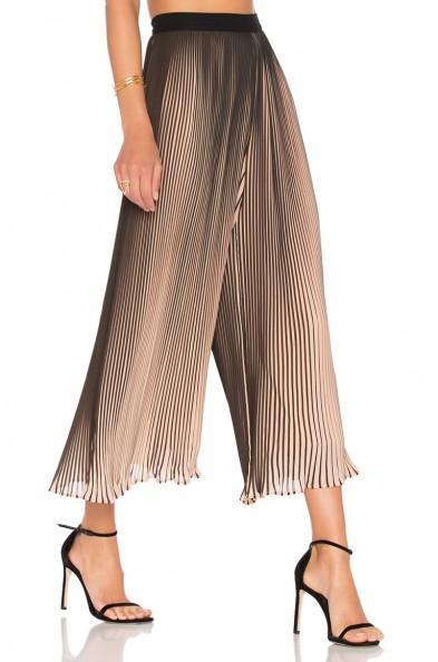 KENDALL + KYLIE PLEATED PANT | floaty wide leg cropped trousers