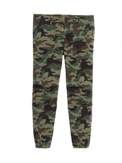 Madison Beer crop leg camo pants, Nili Lotan LIGHT CAMOUFLAGE PRINT CROPPED MILITARY PANT, out in Beverly Hills, 22 July 2017. - flipped