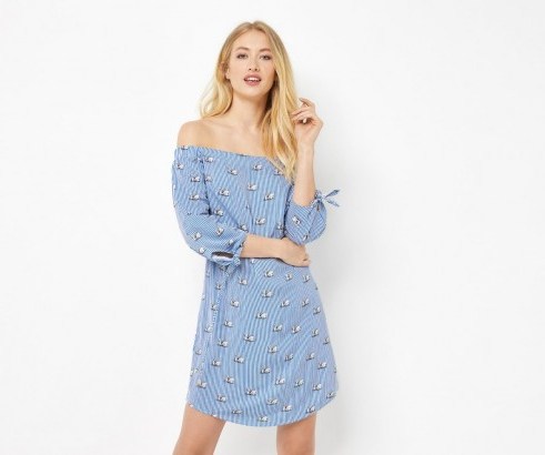 Oasis STRIPE SWAN BARDOT DRESS – blue off the shoulder dresses - flipped