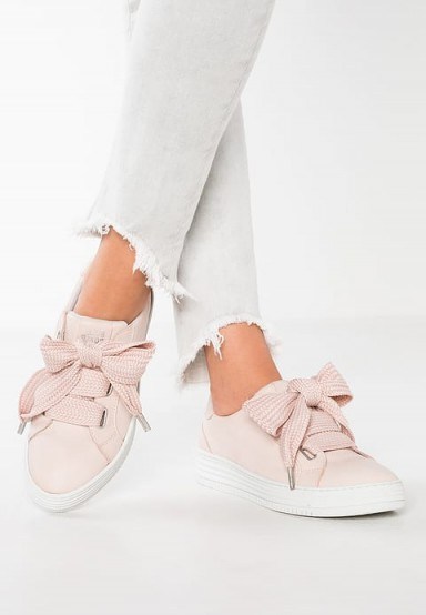 Bullboxer Trainers rose | light pink thick lace up sneakers - flipped