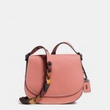 COACH Saddle 23 In Glovetanned Leather With Colorblock Coach Link Strap – shoulder bags