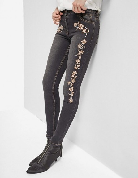 STRADIVARIUS Embroidered high waist trousers | skinny floral jeans | dark denim - flipped