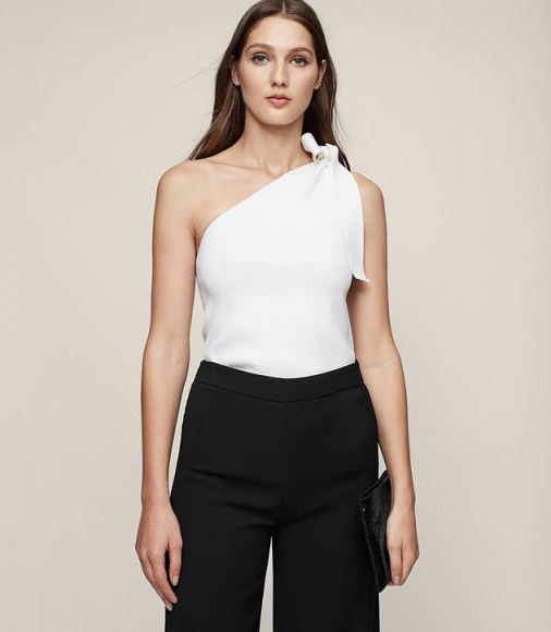 REISS HENRIETA ONE-SHOULDER KNITTED TOP OFF WHITE - flipped