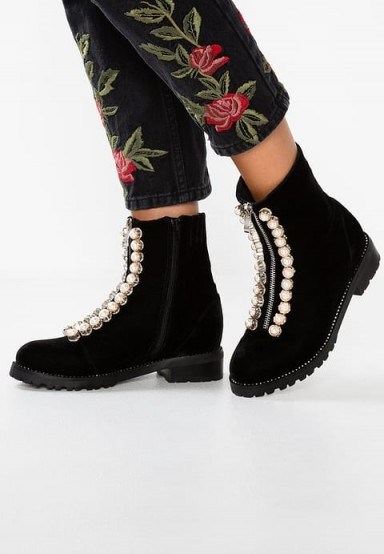 Jeffrey Campbell Pearl Embellished Boots black - flipped