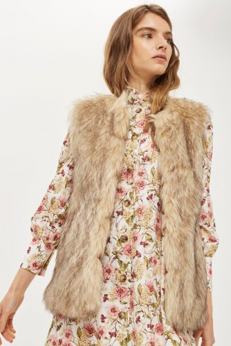 TOPSHOP Faux Fur Gilet – brown fluffy sleeveless jackets – furry gilets