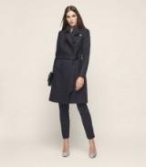 REISS HARRI BELTED TRENCH COAT MIDNIGHT / stylish coats