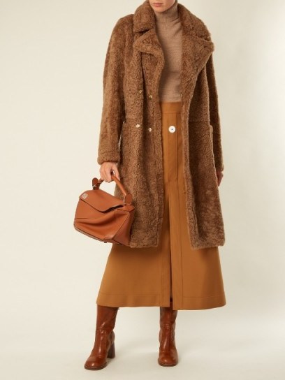 YVES SALOMON Peak-lapel shearling coat – luxe winter coats – camel-brown - flipped