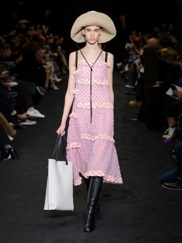 LOEWE Tiered checkerboard-print dress / pink checked dresses - flipped