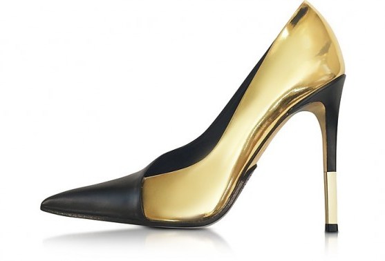 BALMAIN Agnes Gold Laminated Leather Pump – pointy pumps - flipped