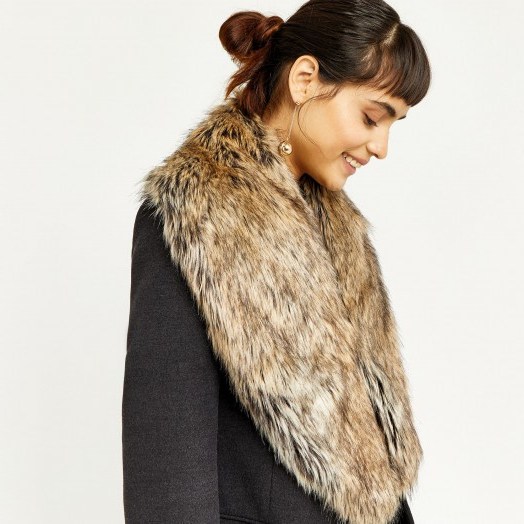Warehouse FAUX FUR COLLAR | collars | fluffy scarf | winter scarves - flipped