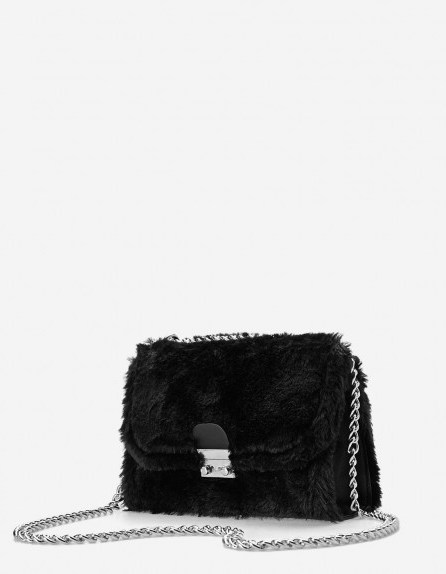Stardivarius Faux fur crossbody bag with chain / fluffy black bags - flipped