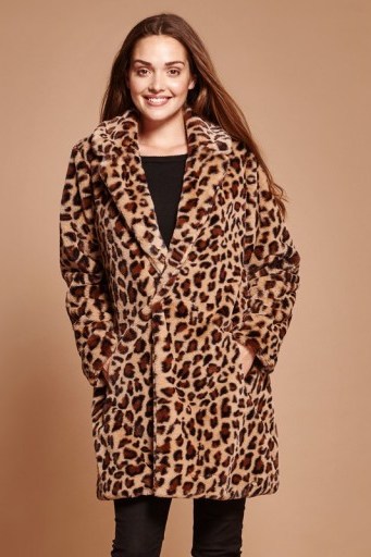 Yumi Oversized Leopard Print Faux Fur Coat – glamorous animal printed coats – winter glamour - flipped