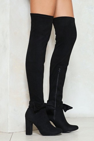 Nasty Gal Steal the Show Over-the-Knee Boot – black bow embellished boots