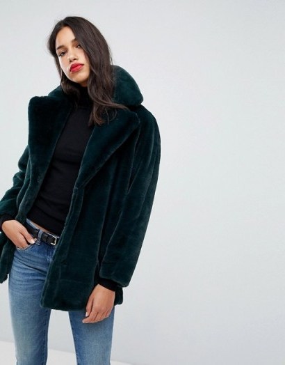 Vero Moda Oversized Faux Fur Coat – plush green jackets - flipped