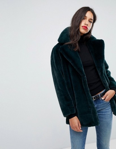 Vero Moda Oversized Faux Fur Coat – plush green jackets