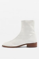 TOPSHOP April Ankle Boots – white leather sock boot