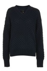 TOPSHOP Bubble V-Neck Jumper – chunky navy blue jumpers
