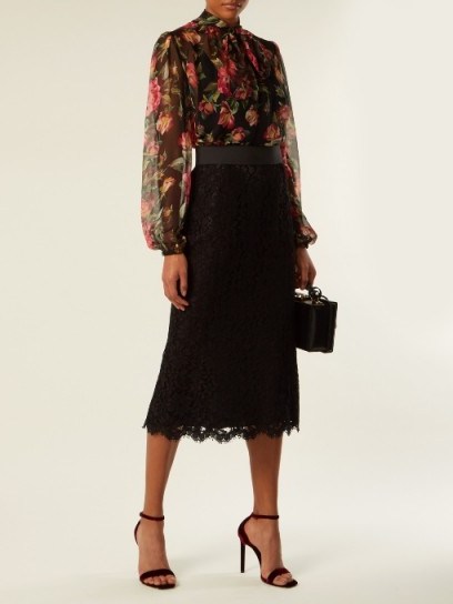 DOLCE & GABBANA Cordonetto-lace pencil skirt ~ straight black skirts ~ beautiful Italian fashion - flipped