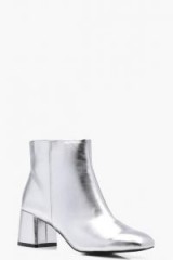 boohoo Daisy Metallic Block Heel Ankle Boot – silver chunky heeled boots