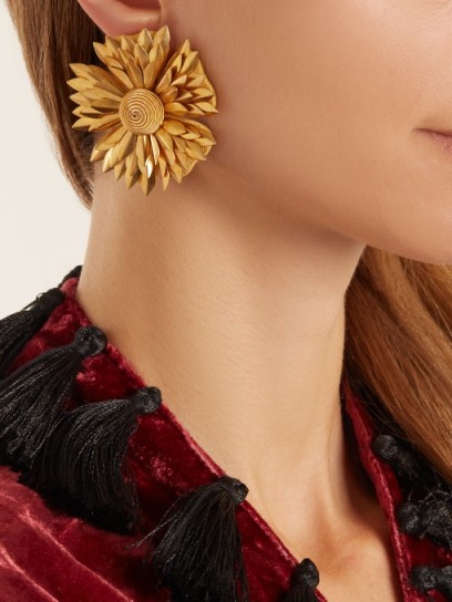 REBECCA DE RAVENEL Flower clip-on earrings ~ large gold tone flower jewellery