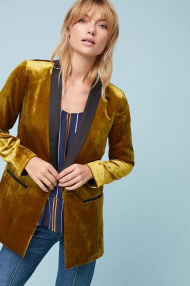 Cartonnier Hetta Velvet Tuxedo Blazer / gold blazers / luxury style jackets - flipped