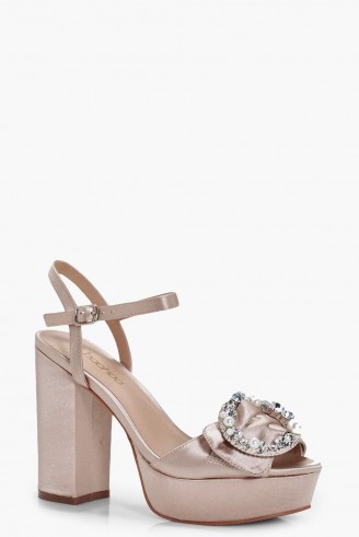 boohoo Ruby Brooch Detail Platform Heels – blush-pink platforms – chunky vintage style party shoes
