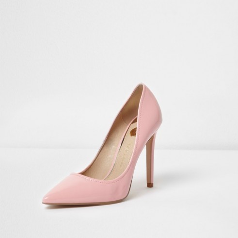 River Island Light pink patent pointed toe court shoes – shiny pink courts