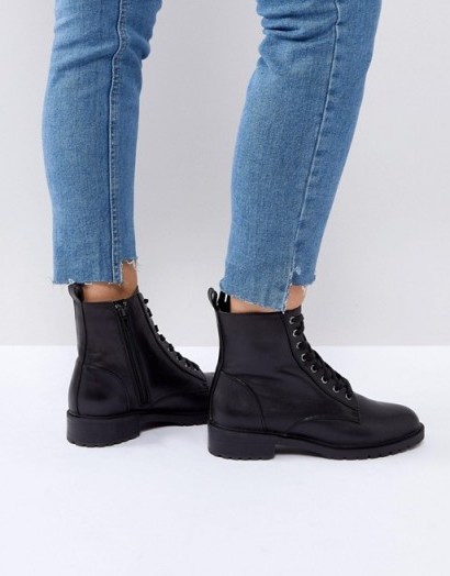 Steve Madden Officer Leather Flat Lace Up Ankle Boots - flipped
