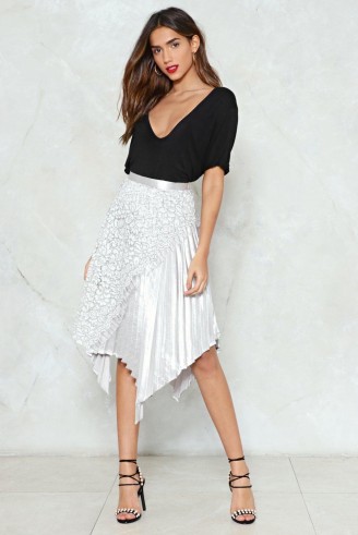 NASTY GAL The Unde-Pleated Champ Midi Skirt – silver pleated asymmetric skirts