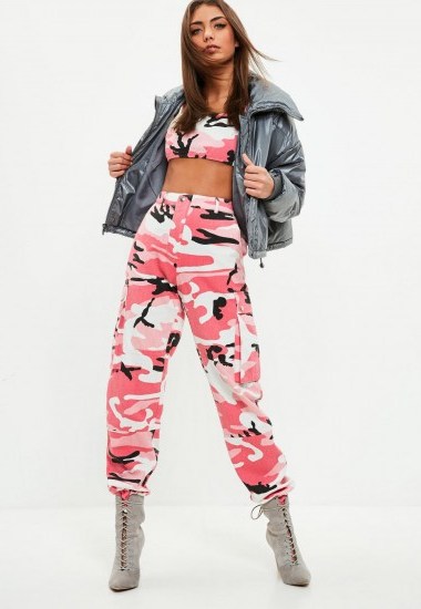 Missguided premium pink camo printed cargo trousers – camouflage pants - flipped