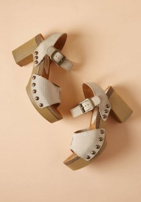 Trots and Ends Suede Heel – 70s style platform sandals - flipped