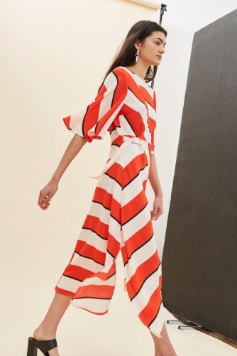 Topshop Diagonal Stripe Midi Dress – as worn by Alex Jones on The One Show, 28 March 2018. Star fashion | celebrity asymmetric dresses - flipped