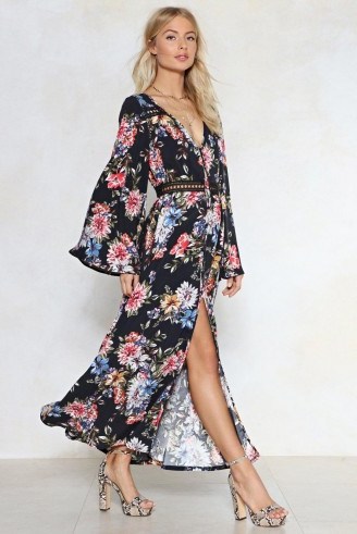 NASTY GAL Floral Ladde Trim Maxi Dress – printed wide sleeve dresses – boho style - flipped
