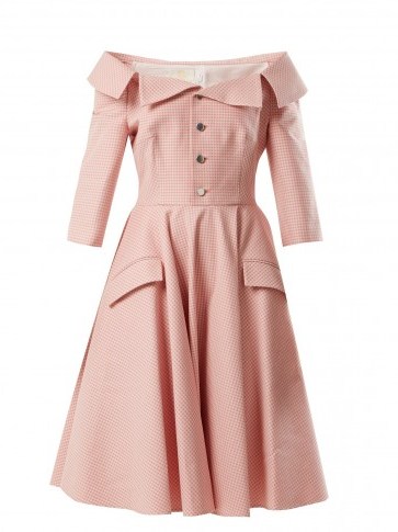 SARA BATTAGLIA Off-the-shoulder pink gingham dress / 50s vintage style fashion - flipped
