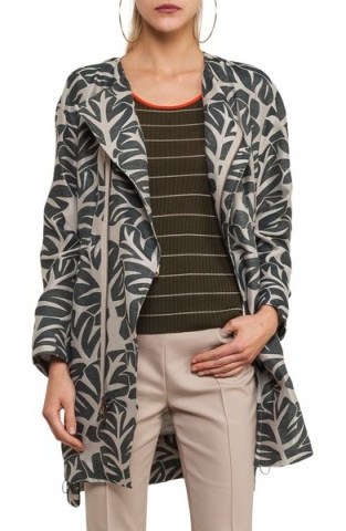 AKRIS PUNTO Tropical Leaf Jacquard Coat ~ stylish printed coats - flipped
