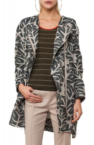 AKRIS PUNTO Tropical Leaf Jacquard Coat ~ stylish printed coats