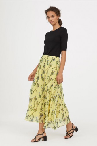 H&M Bell-shaped skirt / yellow floral skirts