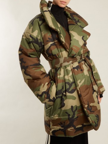 NORMA KAMALI Camo-print sleeping bag knee-length coat / padded camouflage print coats