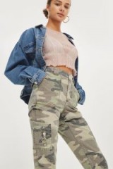 TOPSHOP Convertible Camouflage Trousers / camo print pants/shorts